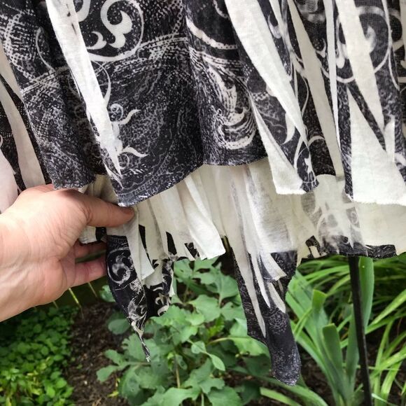 Black and White Handkerchief like Tunic - Picture 6 of 11